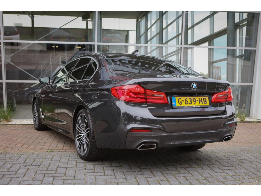 BMW 5 Serie 520i M-sport | Sfeerverlichting | Schuif/kantel | Memory | 1