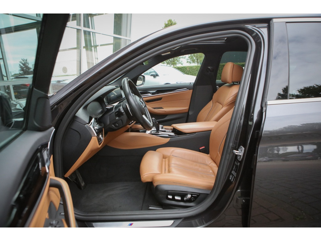 BMW 5 Serie 520i M-sport | Sfeerverlichting | Schuif/kantel | Memory | 6