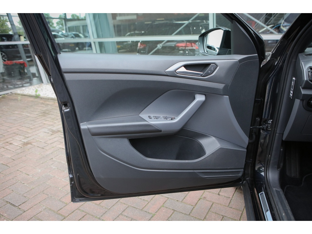 Volkswagen T-Cross 1.0 TSI R-Line 3