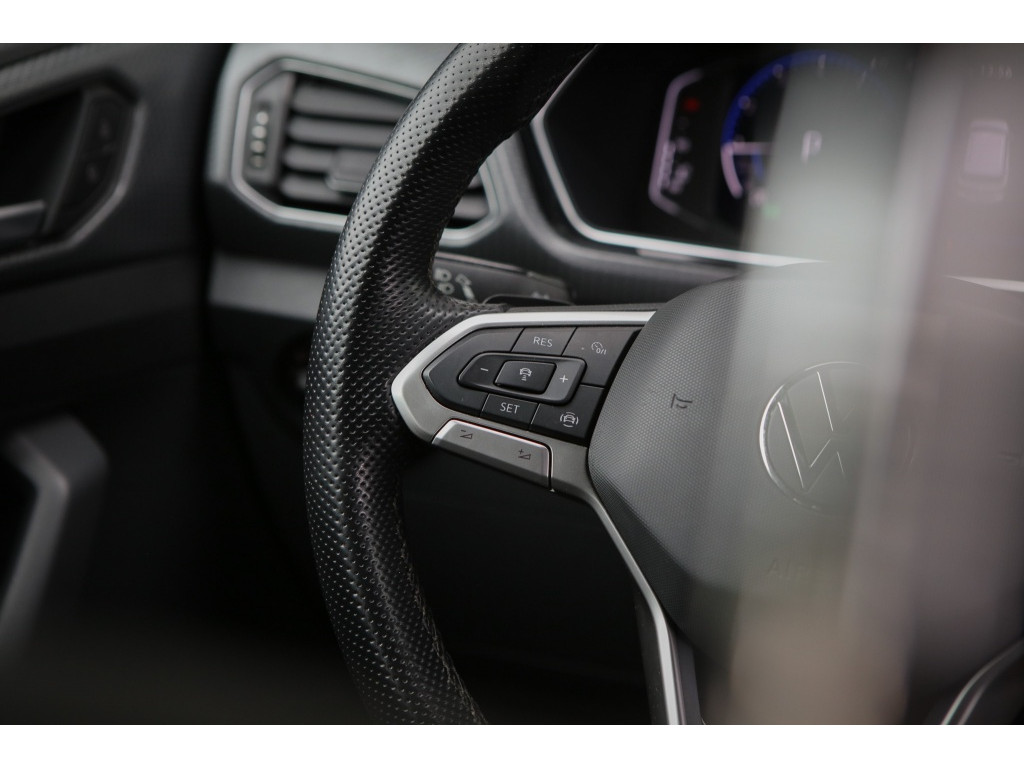 Volkswagen T-Cross 1.0 TSI R-Line 7