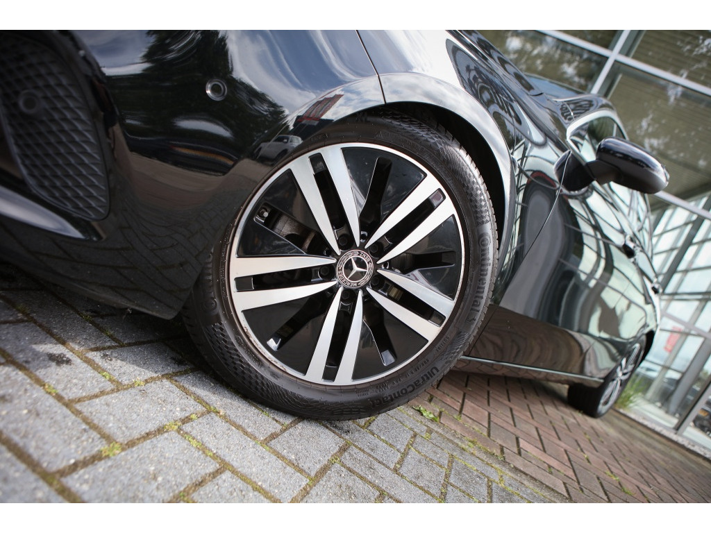 Mercedes-Benz A-Klasse 200 Premium Plus 1