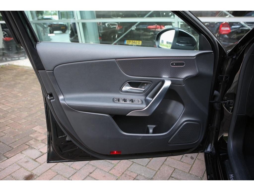 Mercedes-Benz A-Klasse 200 Premium Plus 10