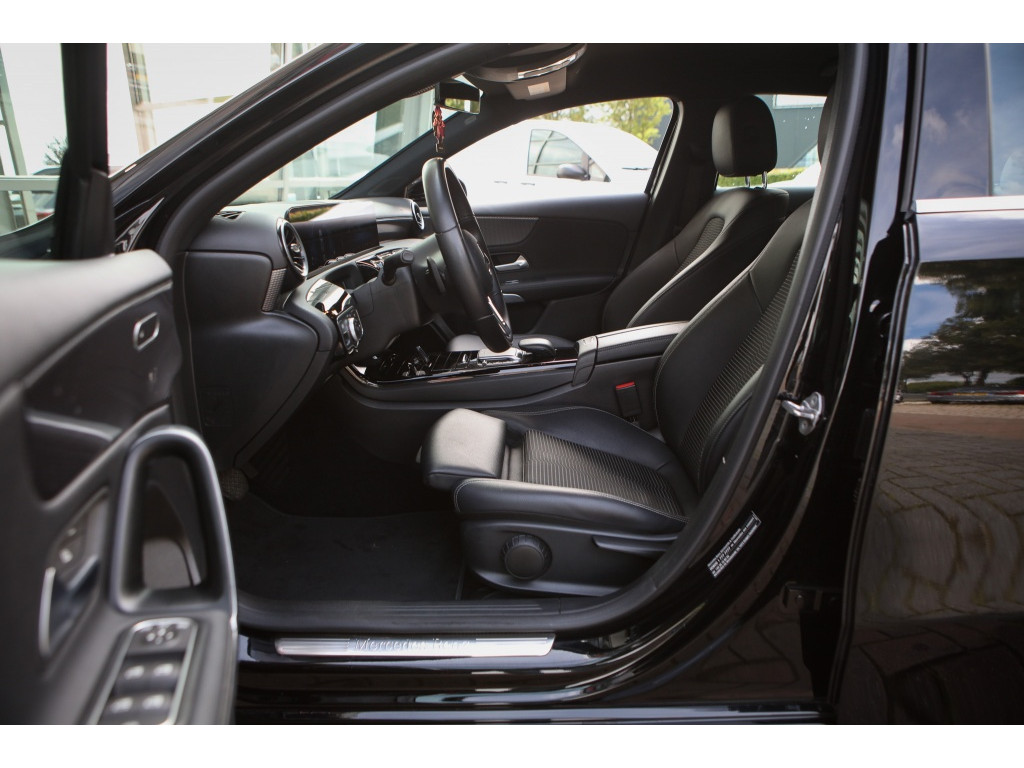 Mercedes-Benz A-Klasse 200 Premium Plus 11