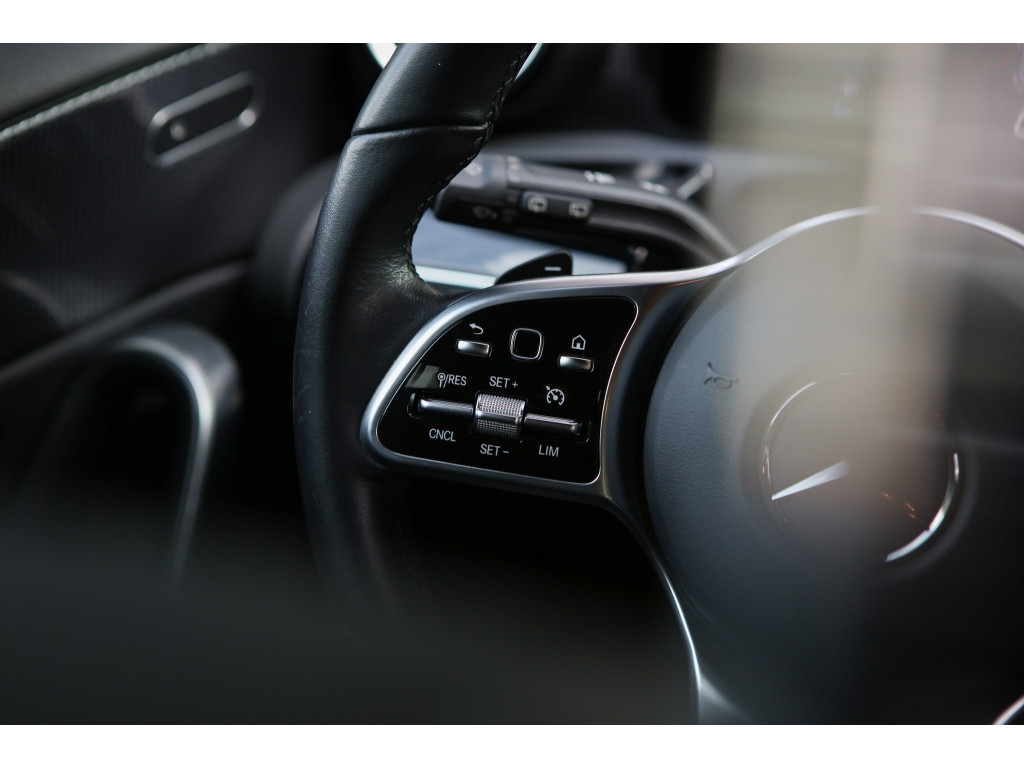 Mercedes-Benz A-Klasse 200 Premium Plus 14