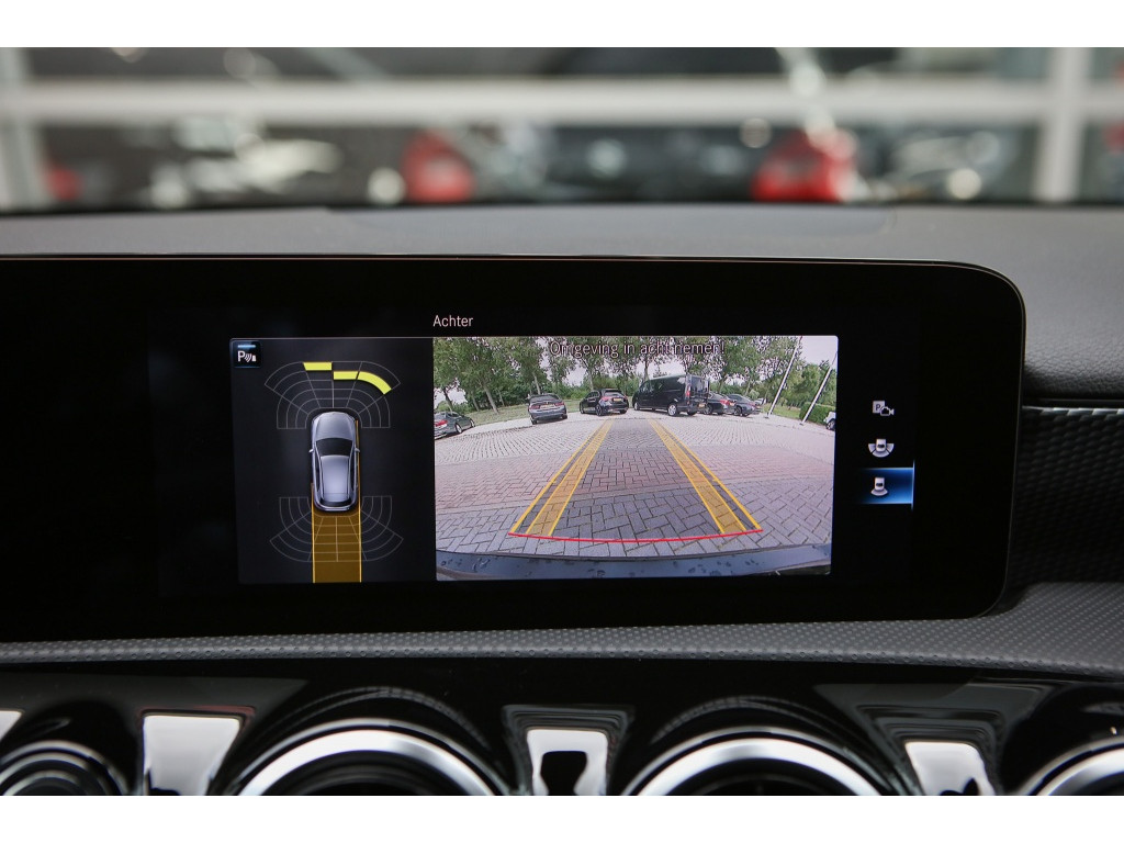 Mercedes-Benz A-Klasse 200 Premium Plus 19