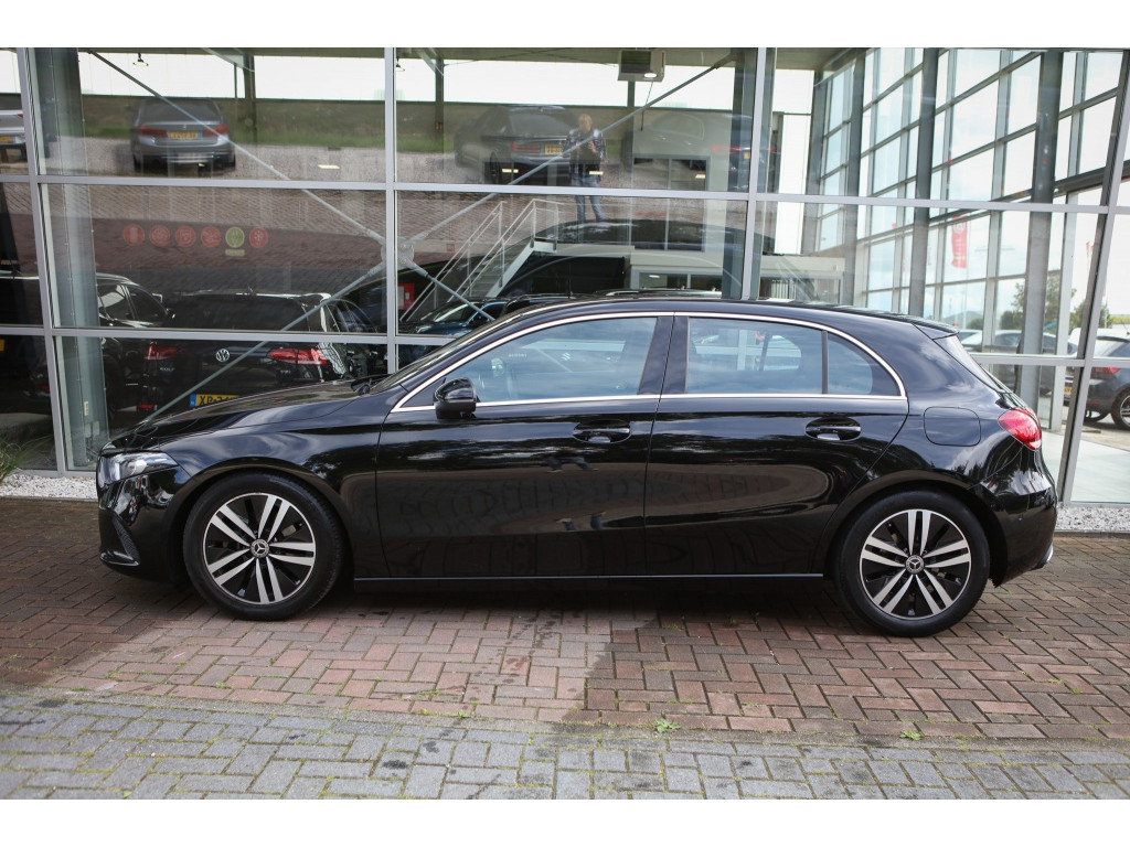 Mercedes-Benz A-Klasse 200 Premium Plus 2