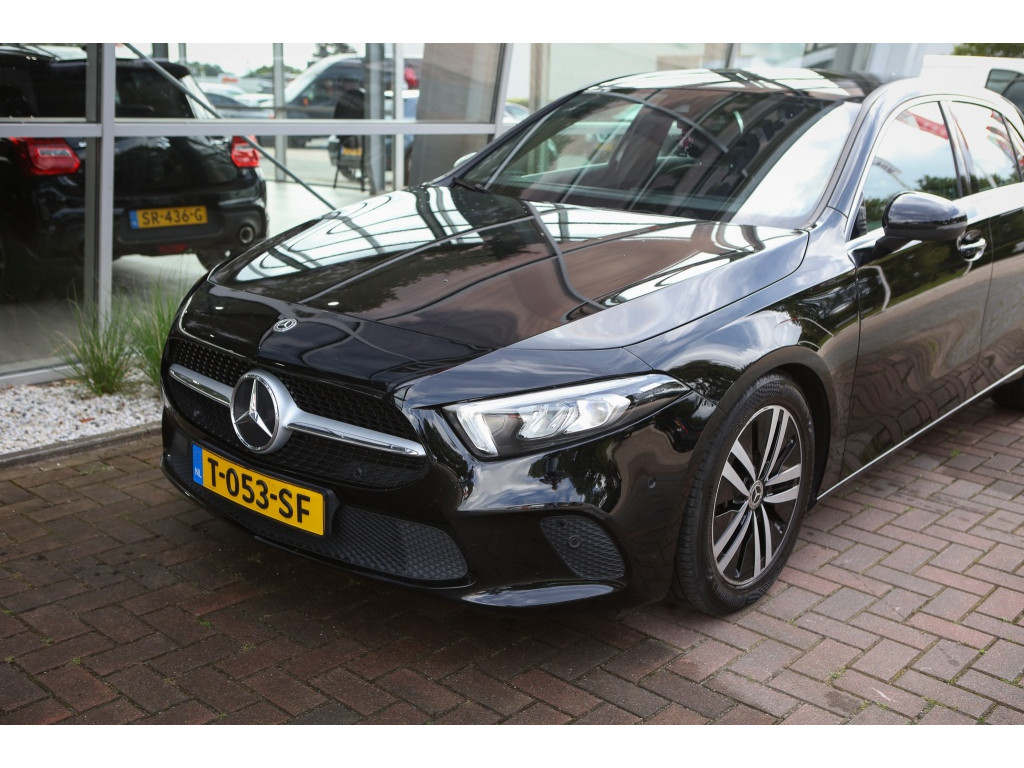 Mercedes-Benz A-Klasse 200 Premium Plus 4