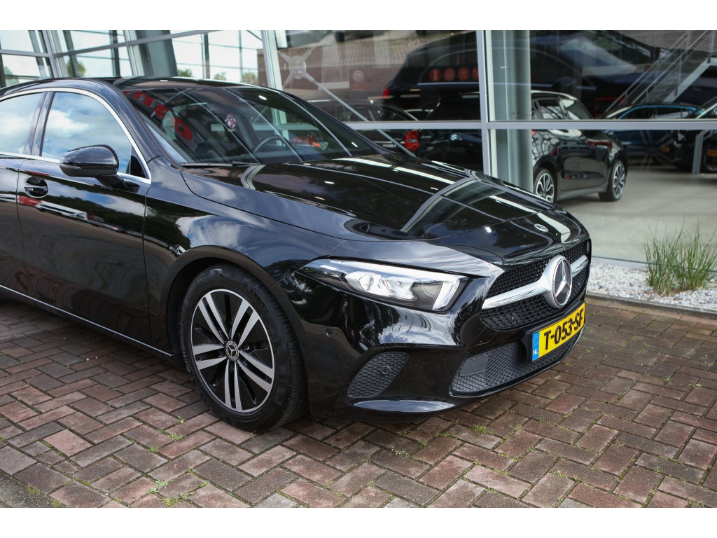 Mercedes-Benz A-Klasse 200 Premium Plus 6