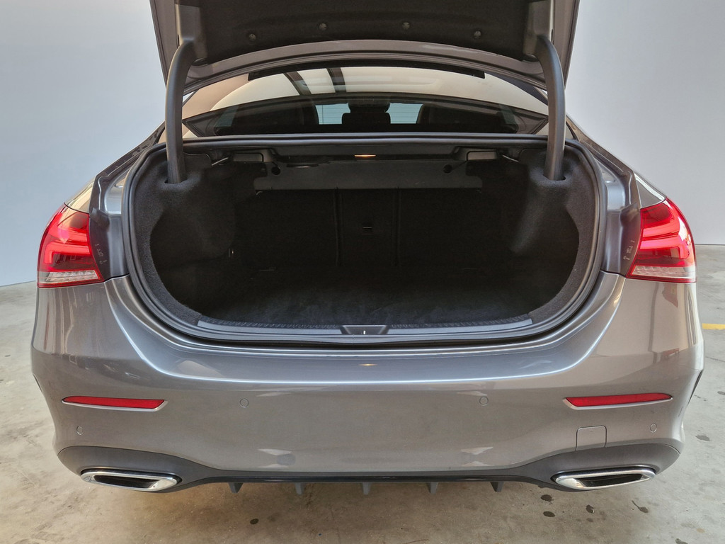Mercedes-Benz A-klasse 180 Business Solution AMG 23