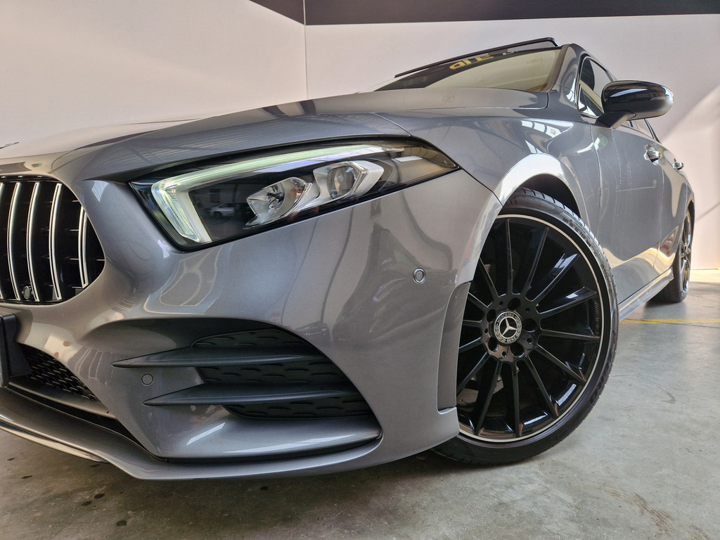 Mercedes-Benz A-klasse 180 Business Solution AMG 5