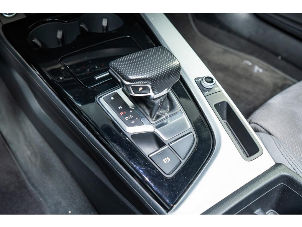 Audi A4 Avant 35 TFSI S edition 19