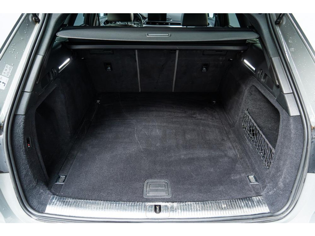 Audi A4 Avant 35 TFSI S edition 23