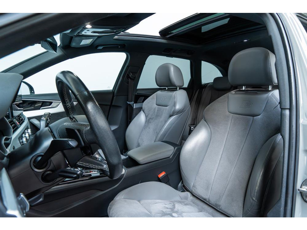 Audi A4 Avant 35 TFSI S edition 8
