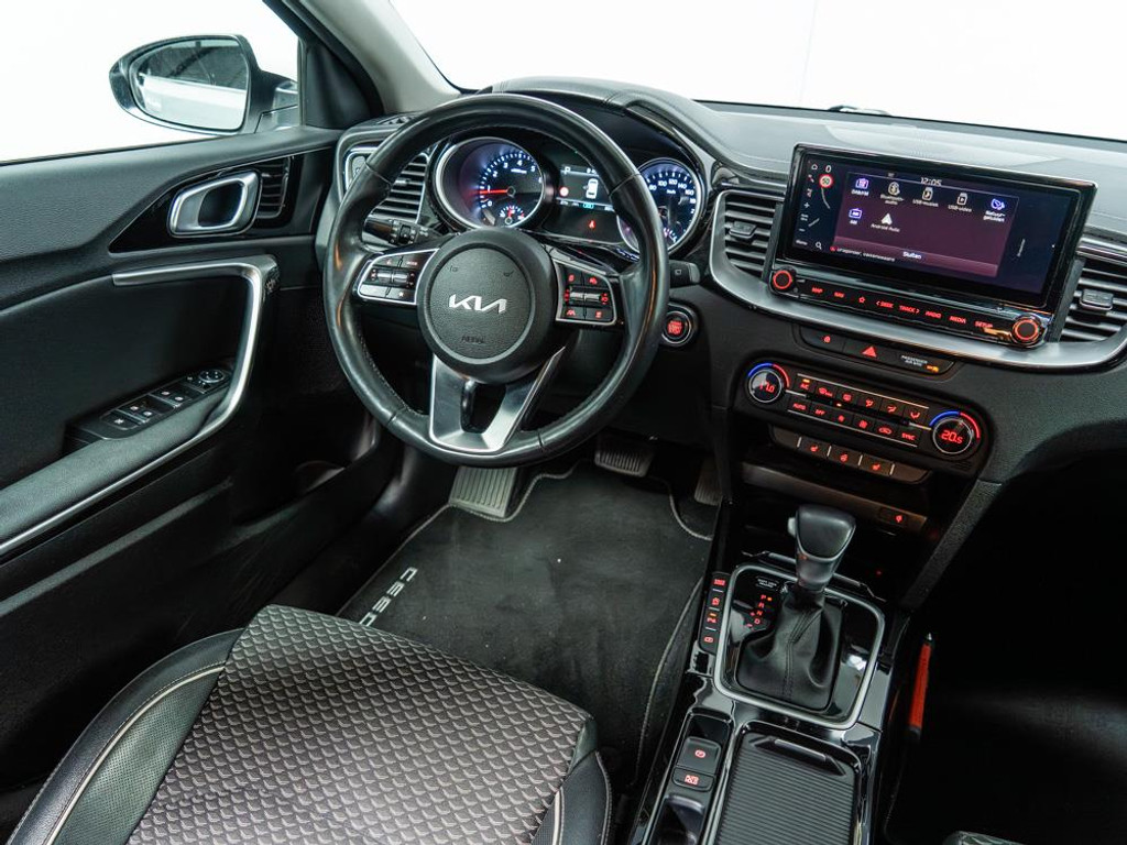 Kia Ceed Sportswagon 1.5 T-GDi MHEV DynamicPlusLine 11
