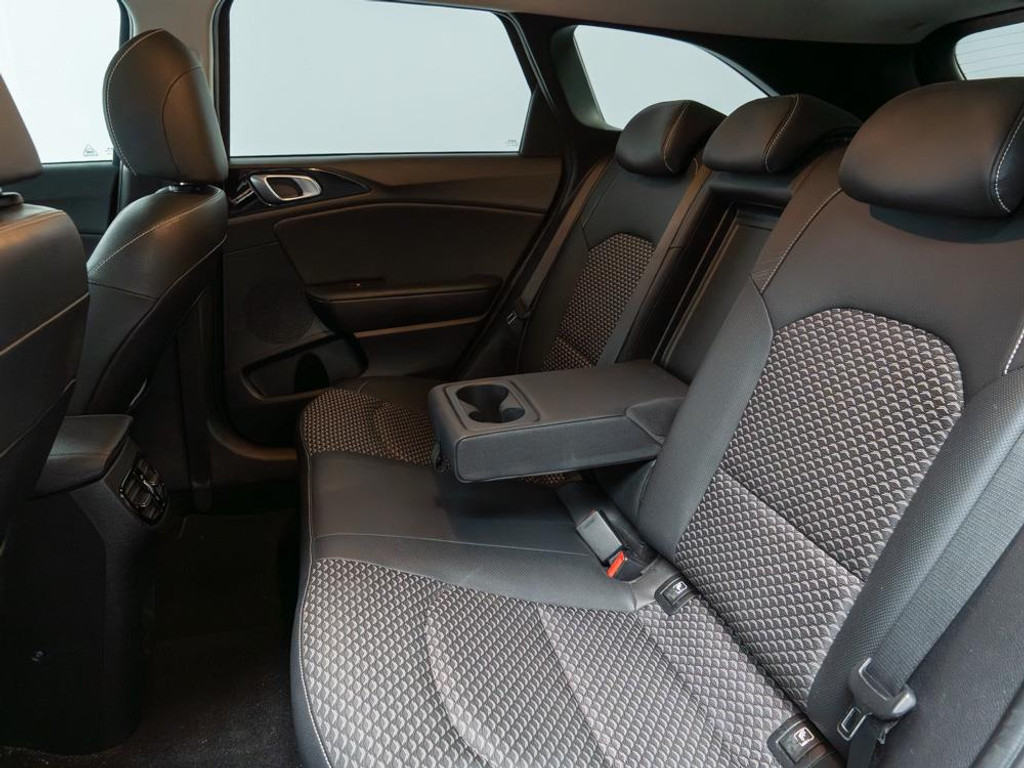 Kia Ceed Sportswagon 1.5 T-GDi MHEV DynamicPlusLine 19