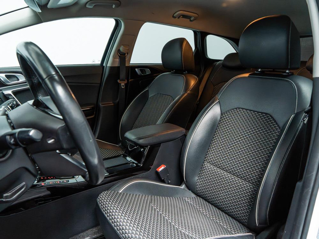 Kia Ceed Sportswagon 1.5 T-GDi MHEV DynamicPlusLine 8