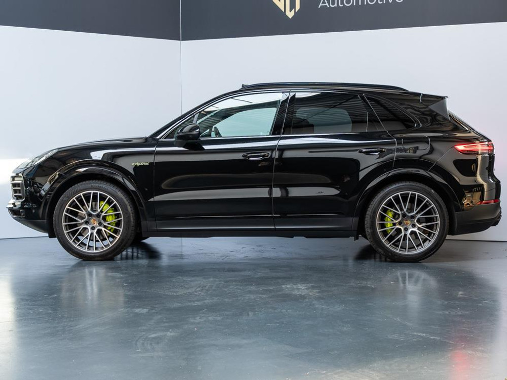 Porsche Cayenne 3.0 E-Hybrid Platinum Edition | Bose |Sport Chrono|Full-Option 1