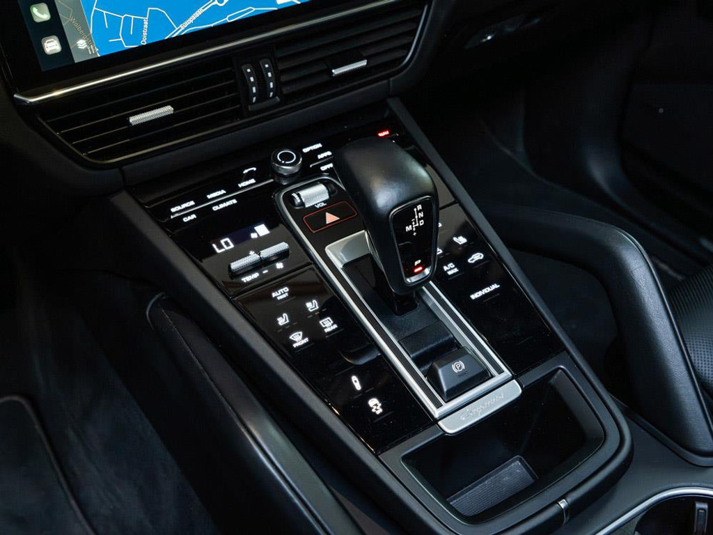 Porsche Cayenne 3.0 E-Hybrid Platinum Edition | Bose |Sport Chrono|Full-Option 17
