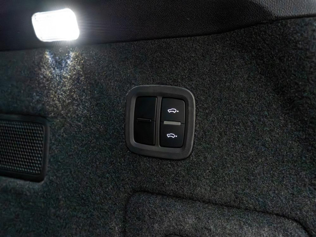 Porsche Cayenne 3.0 E-Hybrid Platinum Edition | Bose |Sport Chrono|Full-Option 26