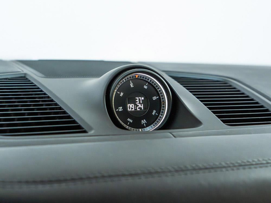 Porsche Cayenne 3.0 E-Hybrid Platinum Edition | Bose |Sport Chrono|Full-Option 33