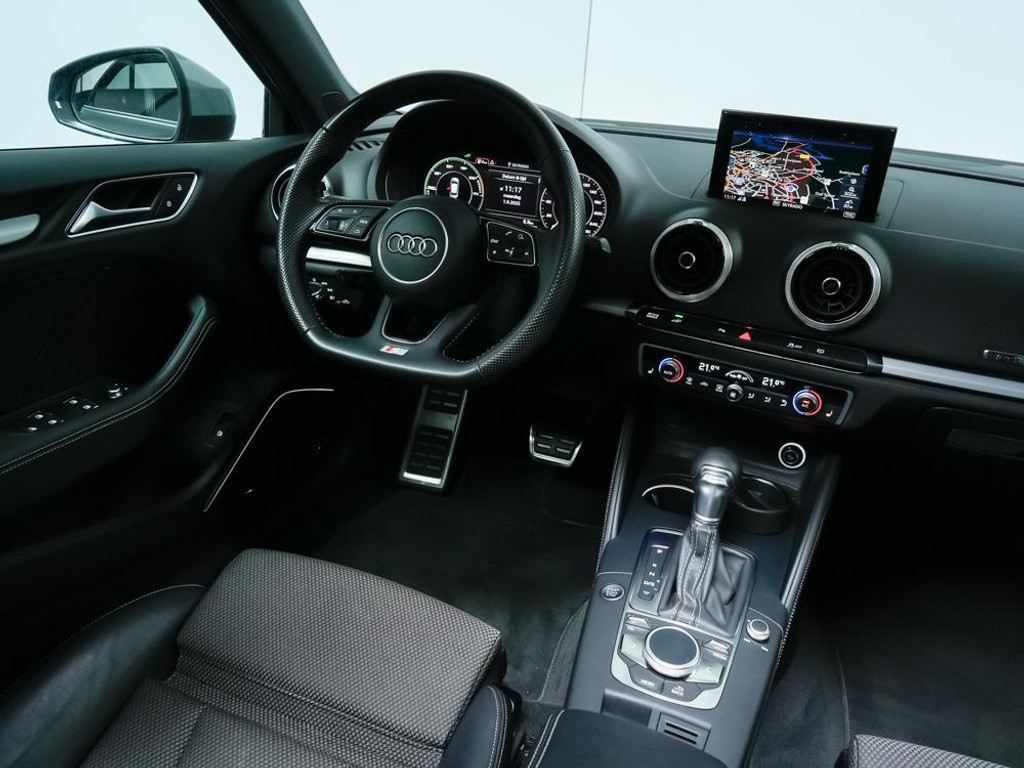 Audi A3 Sportback 40 e-tron S-Line | Panodak | B&O Audio 12