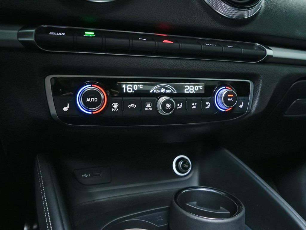 Audi A3 Sportback 40 e-tron S-Line | Panodak | B&O Audio 15