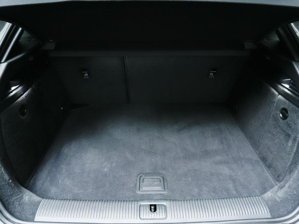 Audi A3 Sportback 40 e-tron S-Line | Panodak | B&O Audio 23