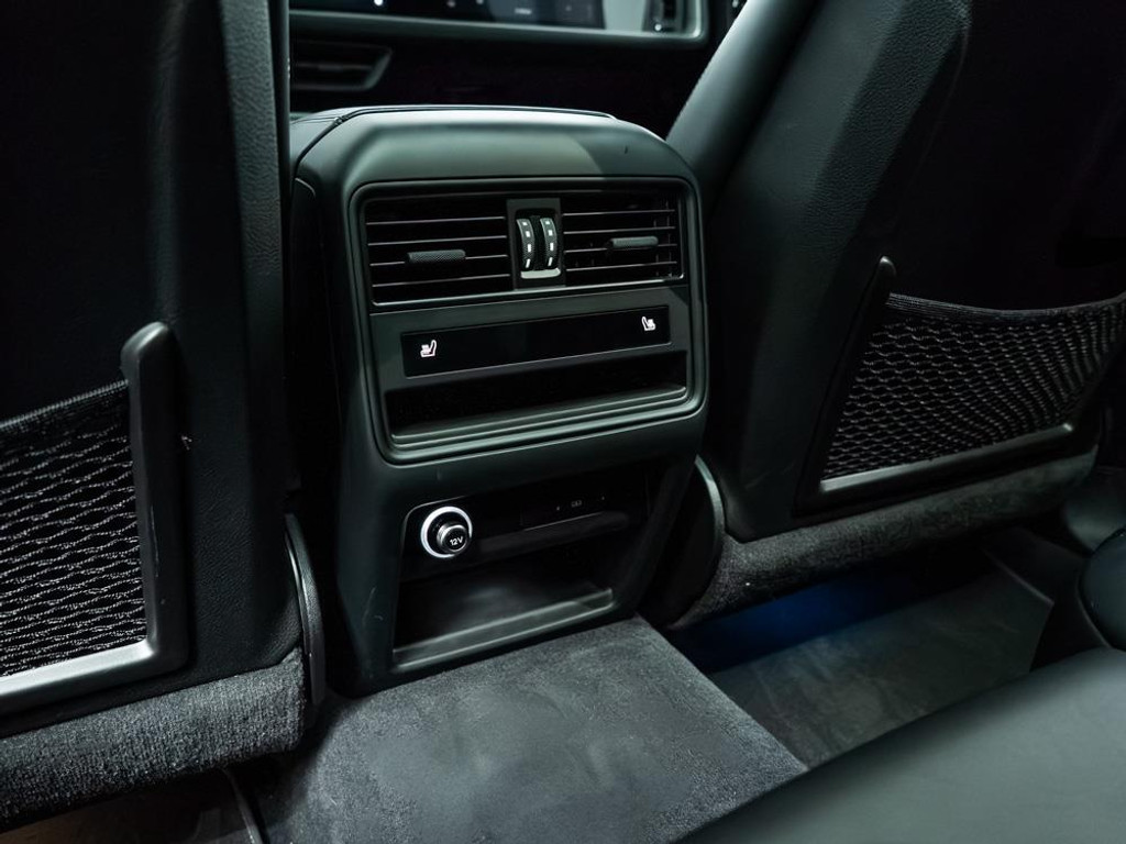 Porsche Cayenne Coupé 3.0 E-Hybrid |Bose | Sport-Chrono | Memory 23