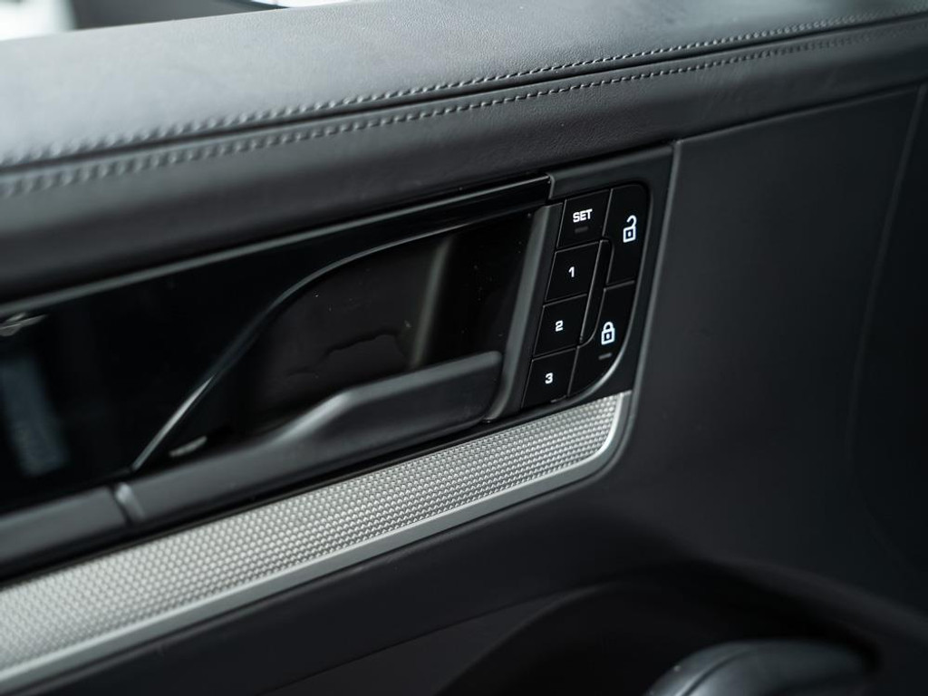 Porsche Cayenne Coupé 3.0 E-Hybrid |Bose | Sport-Chrono | Memory 29