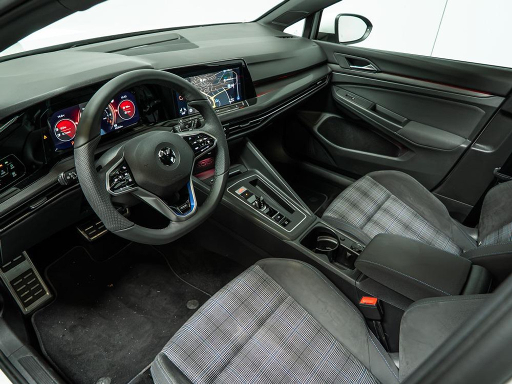 Volkswagen Golf GTE | 245PK | Pano | Matrix-LED 10