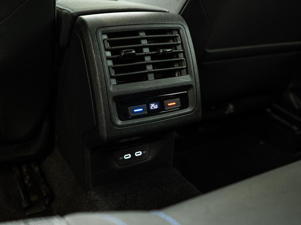 Volkswagen Golf GTE | 245PK | Pano | Matrix-LED 23