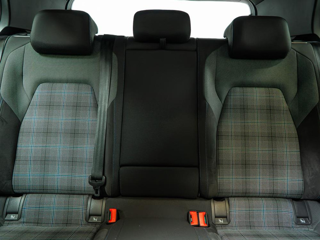 Volkswagen Golf GTE | 245PK | Pano | Matrix-LED 24