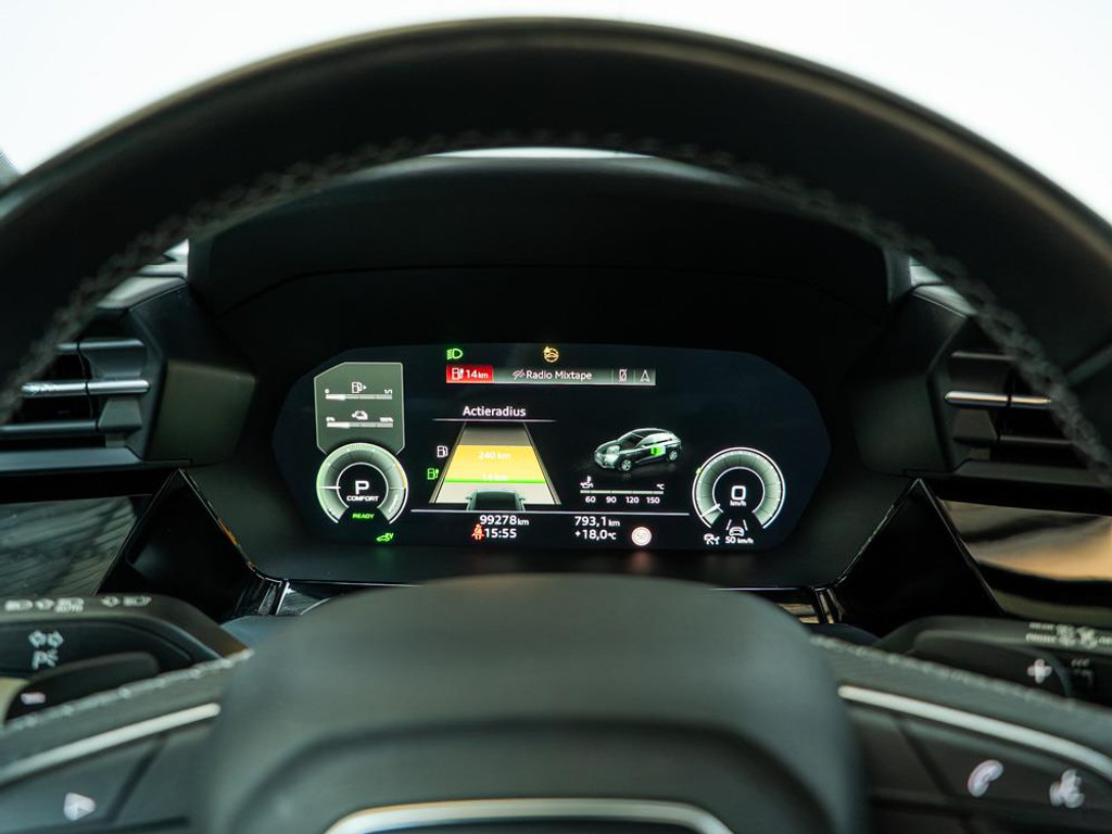 Audi A3 Sportback 40 TFSI e Advanced edition | S-Line | 19 Inch | Pano 18