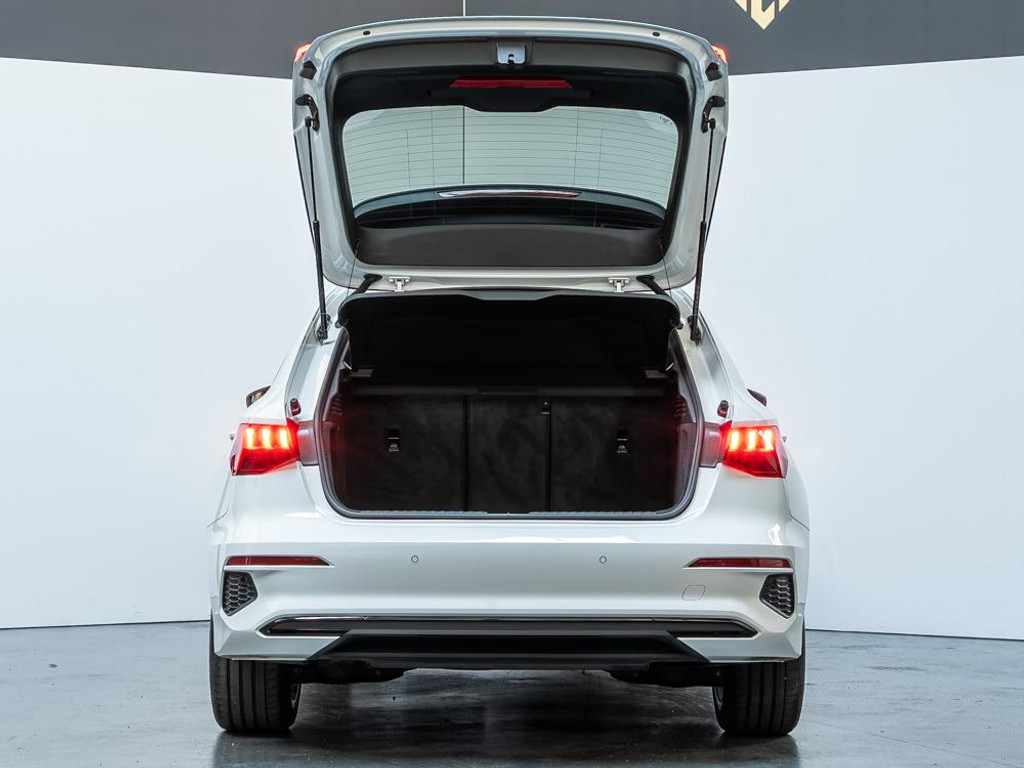 Audi A3 Sportback 40 TFSI e Advanced edition | S-Line | 19 Inch | Pano 21