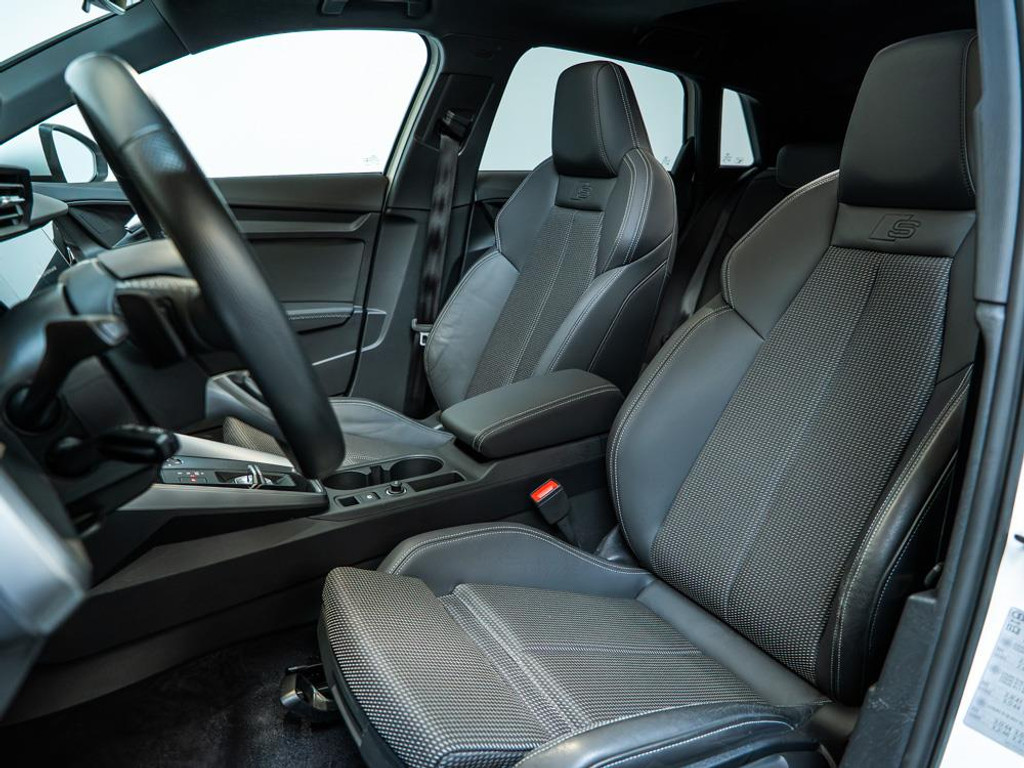 Audi A3 Sportback 40 TFSI e Advanced edition | S-Line | 19 Inch | Pano 9