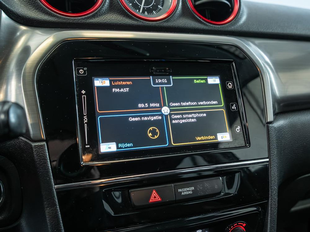 Suzuki Vitara 1.4 S | Achteruitrijcamera | ACC | Trekhaak 19