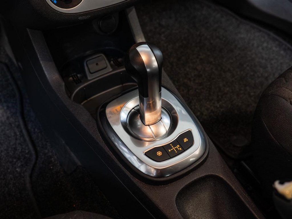 Opel Corsa 1.2-16V Design Edition | Automaat | NAP 14