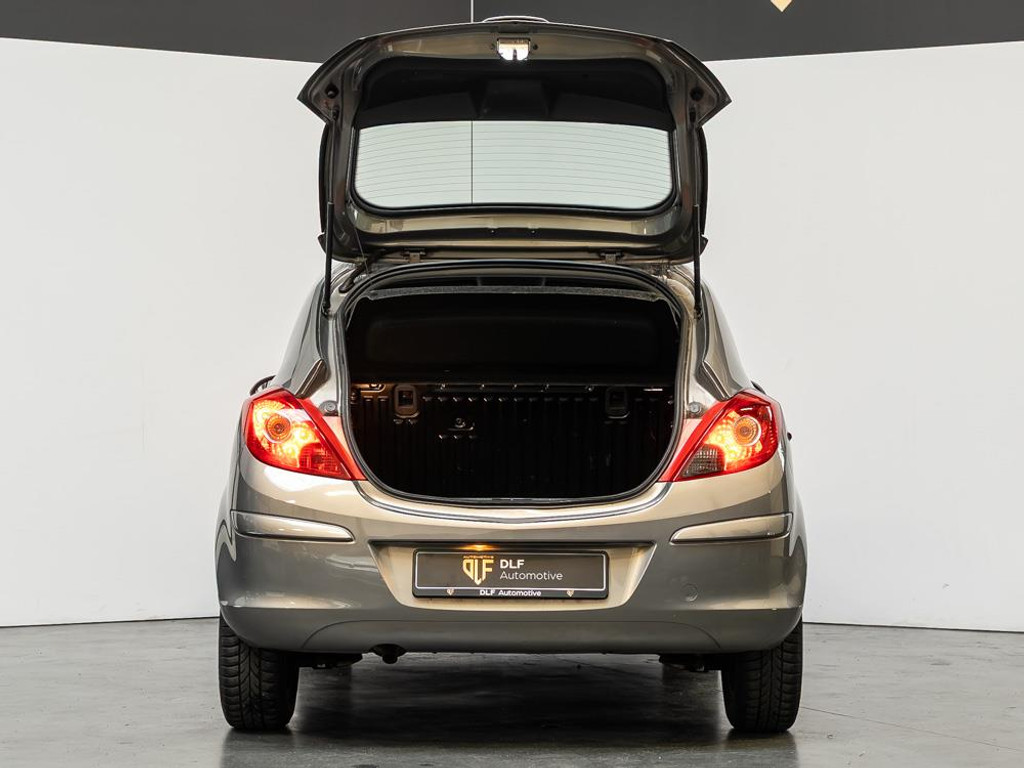 Opel Corsa 1.2-16V Design Edition | Automaat | NAP 18