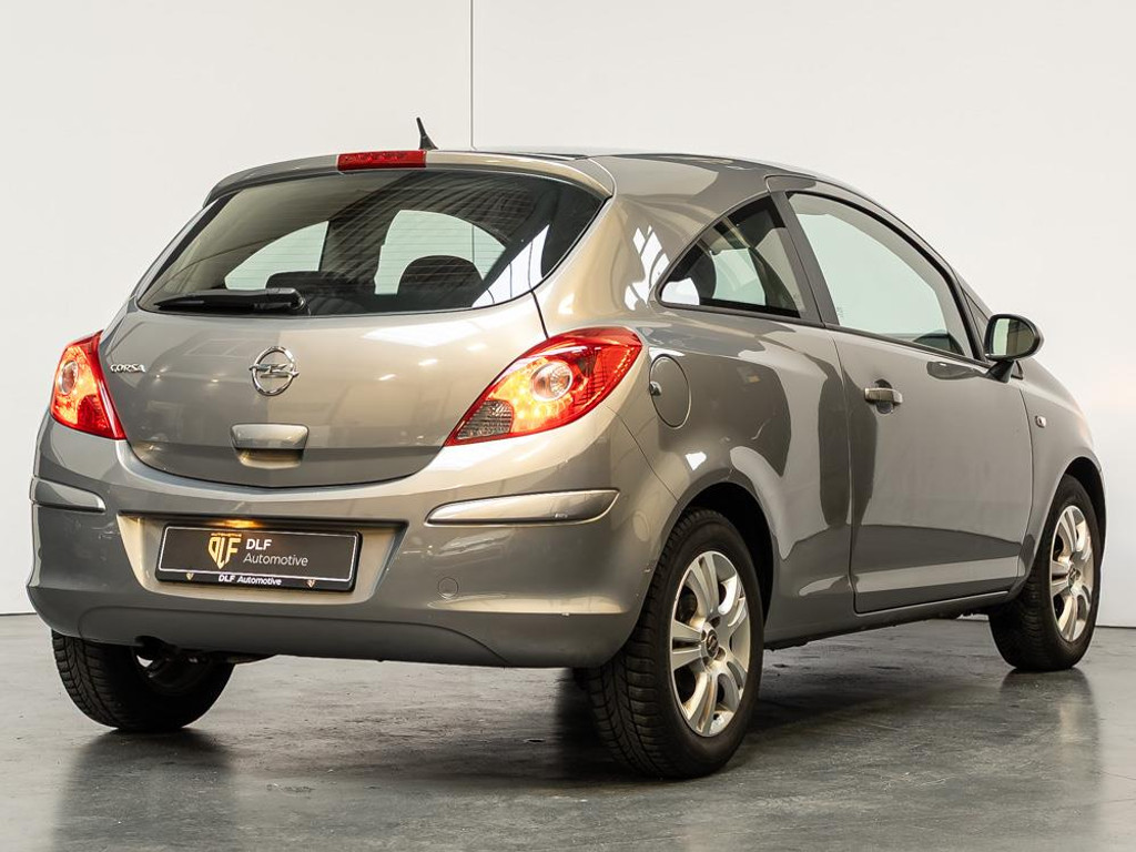 Opel Corsa 1.2-16V Design Edition | Automaat | NAP 4