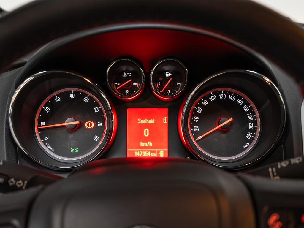 Opel Astra GTC 1.4 Turbo Design Edition 15