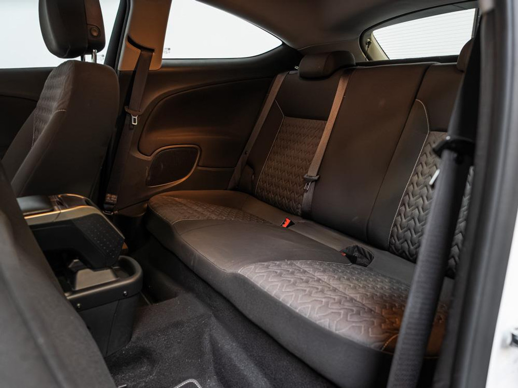 Opel Astra GTC 1.4 Turbo Design Edition 18