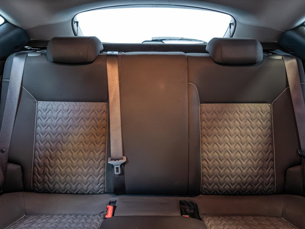 Opel Astra GTC 1.4 Turbo Design Edition 19