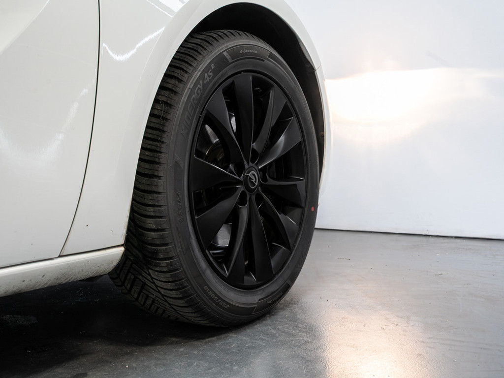 Opel Astra GTC 1.4 Turbo Design Edition 22