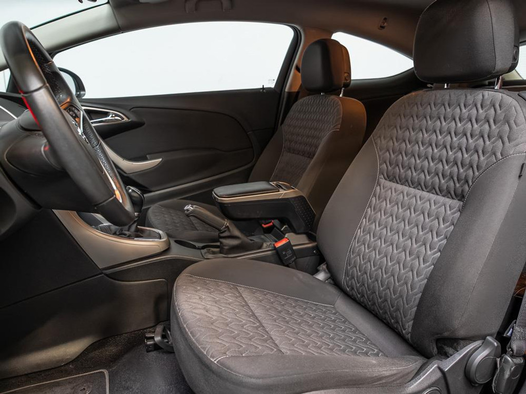 Opel Astra GTC 1.4 Turbo Design Edition 8