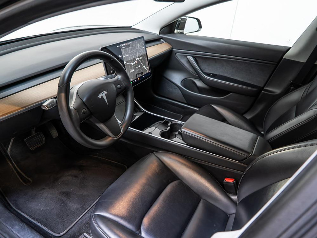 Tesla Model 3 Long Range AWD 75 kWh 10