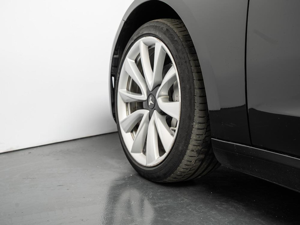 Tesla Model 3 Long Range AWD 75 kWh 23