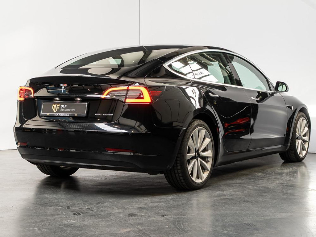 Tesla Model 3 Long Range AWD 75 kWh 4
