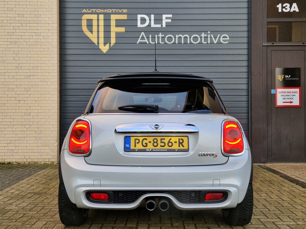 Mini Mini 2.0 Cooper S | Pano | Stoelverwarming | Cruise | JCW 3
