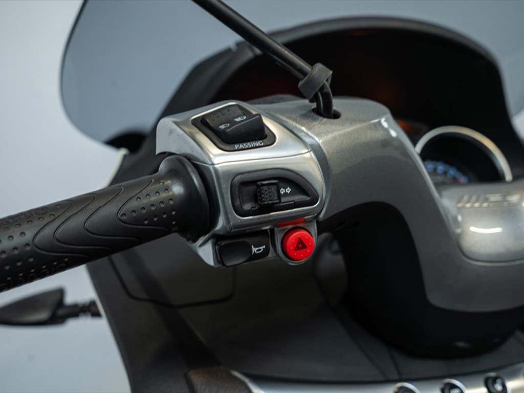 Piaggio Scooter 500 LT MP3 Sport ABS 10
