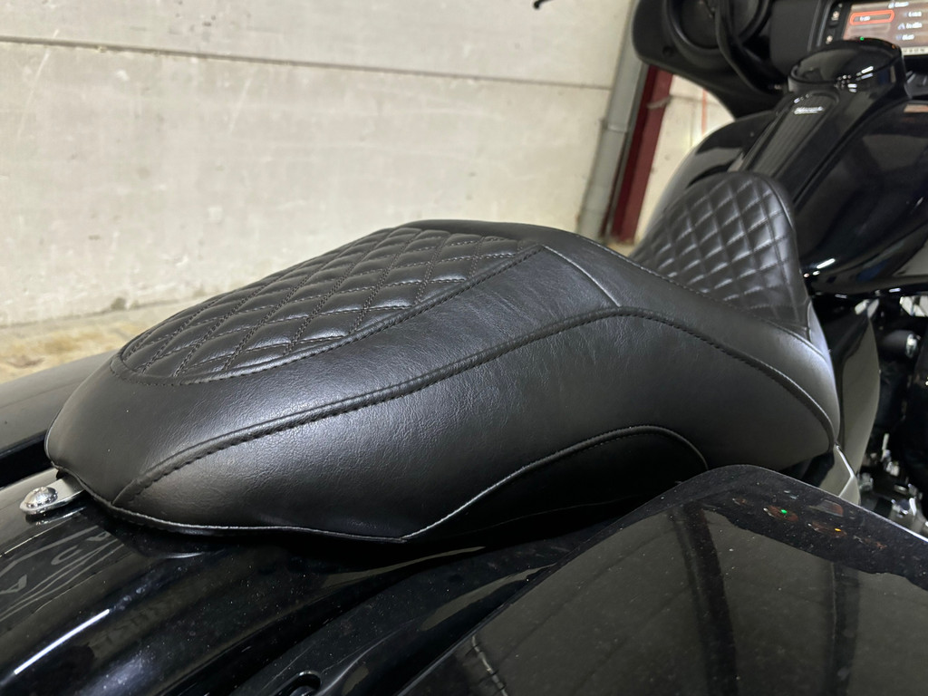 Harley Davidson Tour 103 FLHXS Street Glide Special black edtion 15